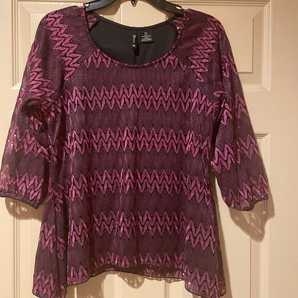 New Directions Pink and Black Zigzag Blouse with Sheer‎ Sleeves, Size PM